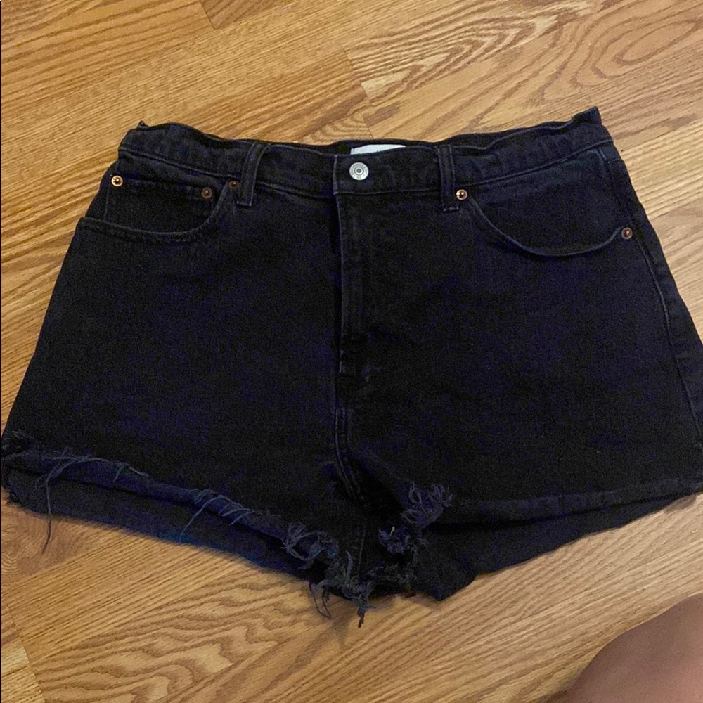 Abercrombie & Fitch The 4” mom high rise short